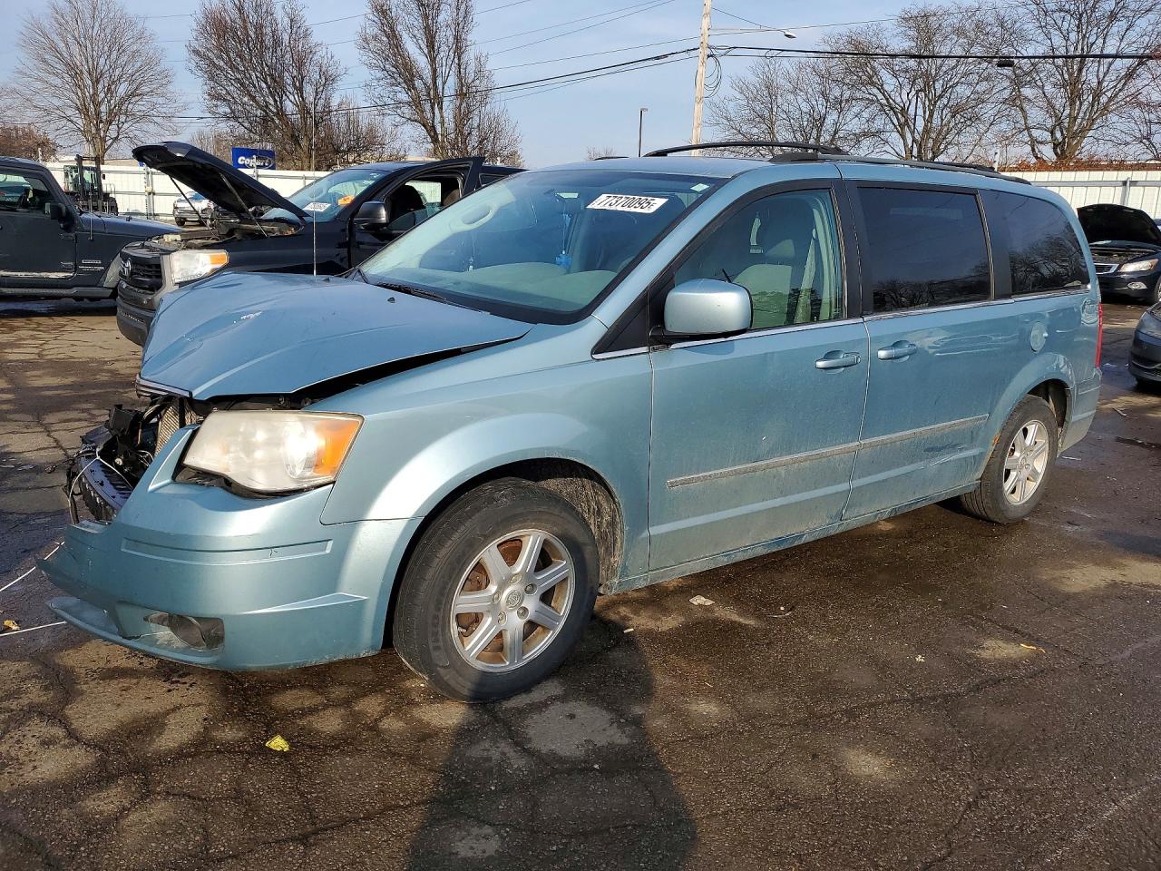 2A4RR5D12AR294063 · 2010 CHRYSLER TOWN & COUNTRY