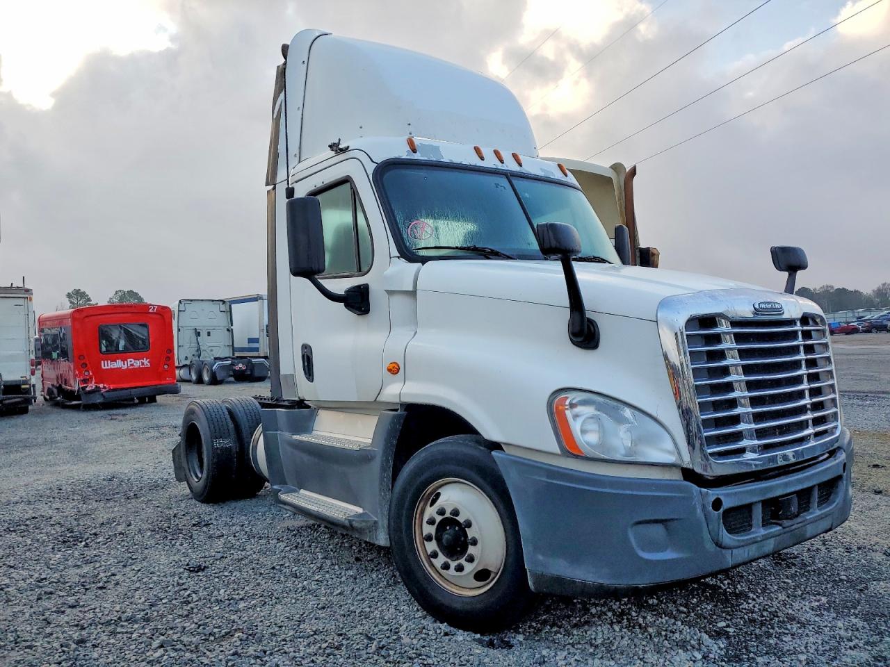 1FUBGEDV9GLHC5748 · 2016 FREIGHTLINER CASCADIA 1