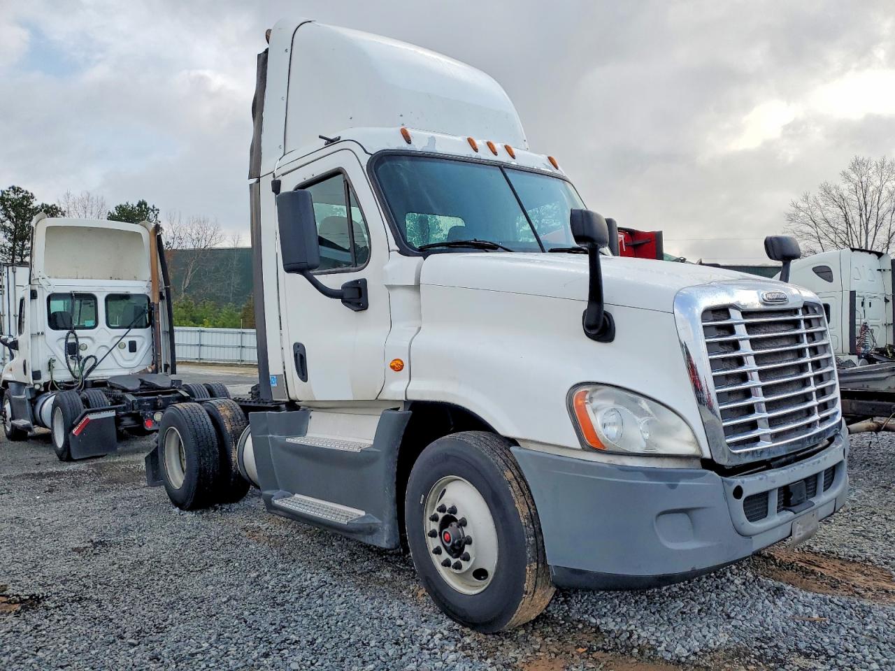 1FUBGEDV0GLHC5749 · 2016 FREIGHTLINER CASCADIA 1