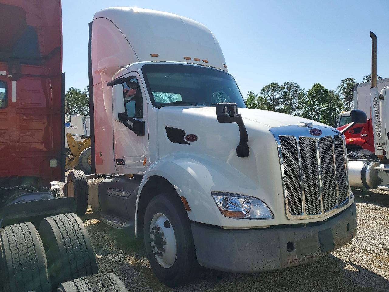 1XPBA48X6HD428835 · 2017 PETERBILT 579