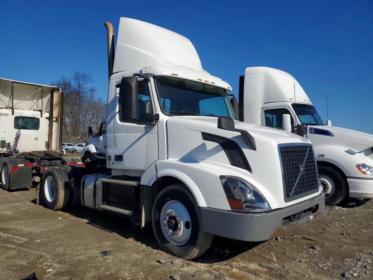 4V4N39TG0GN965520 · 2016 VOLVO VNL