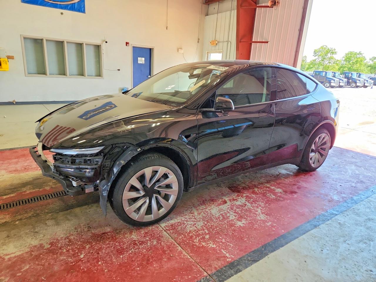 7SAYGDEE1TF373731 · 2026 TESLA MODEL Y