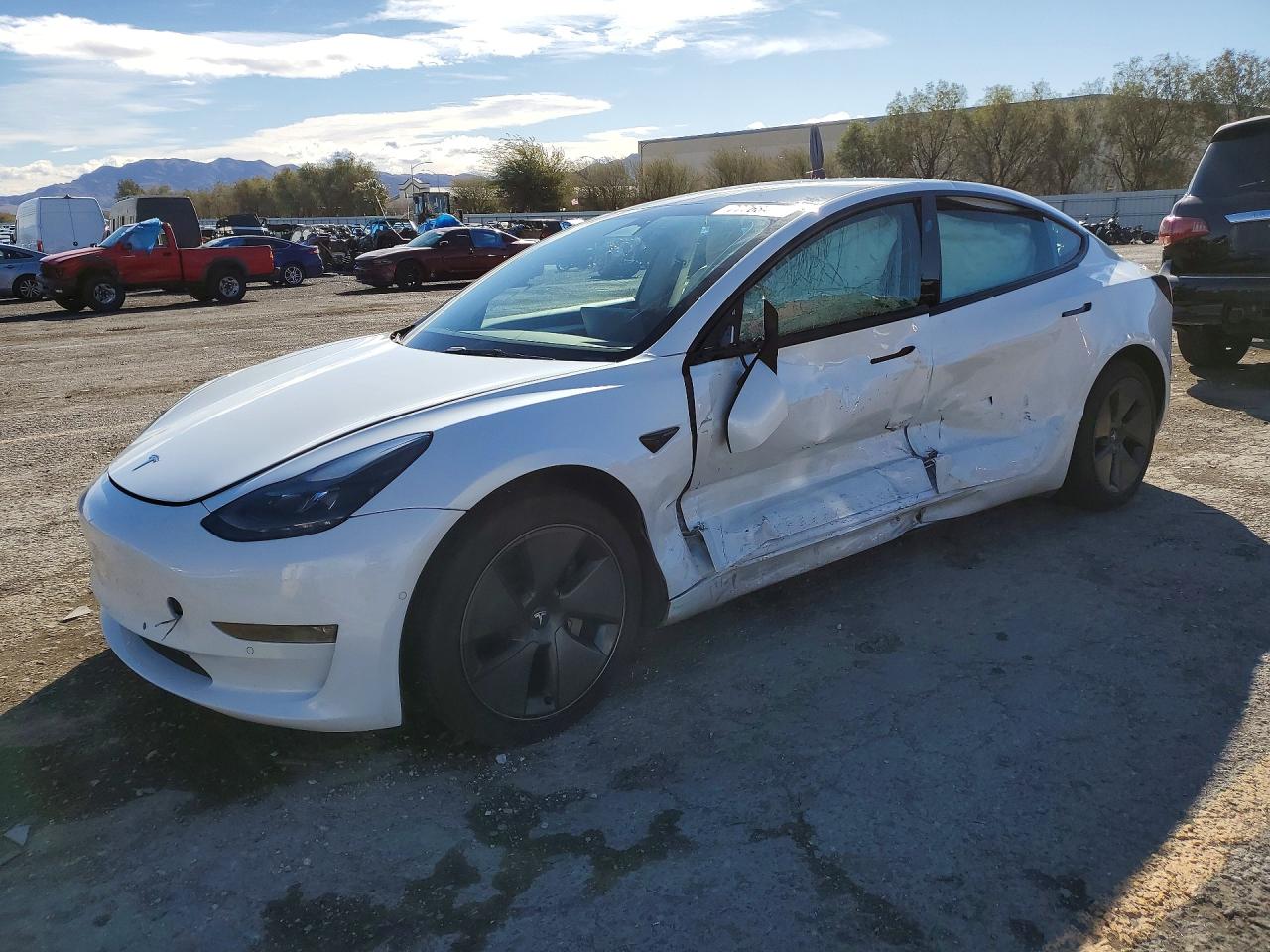 5YJ3E1EA0NF329747 · 2022 TESLA MODEL 3