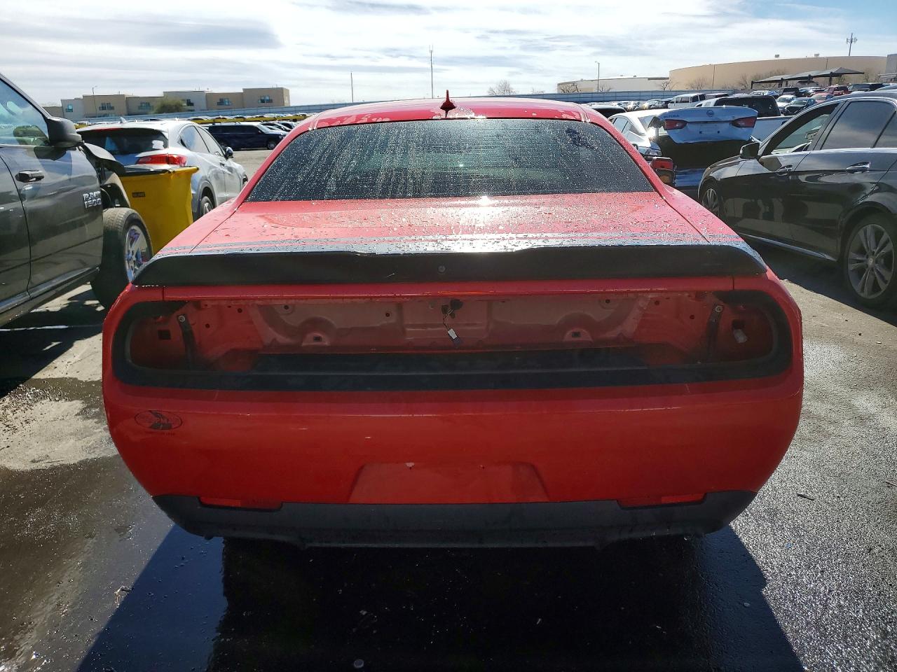 2C3CDZFJ9GH256993 · 2016 DODGE CHALLENGER · 6/11