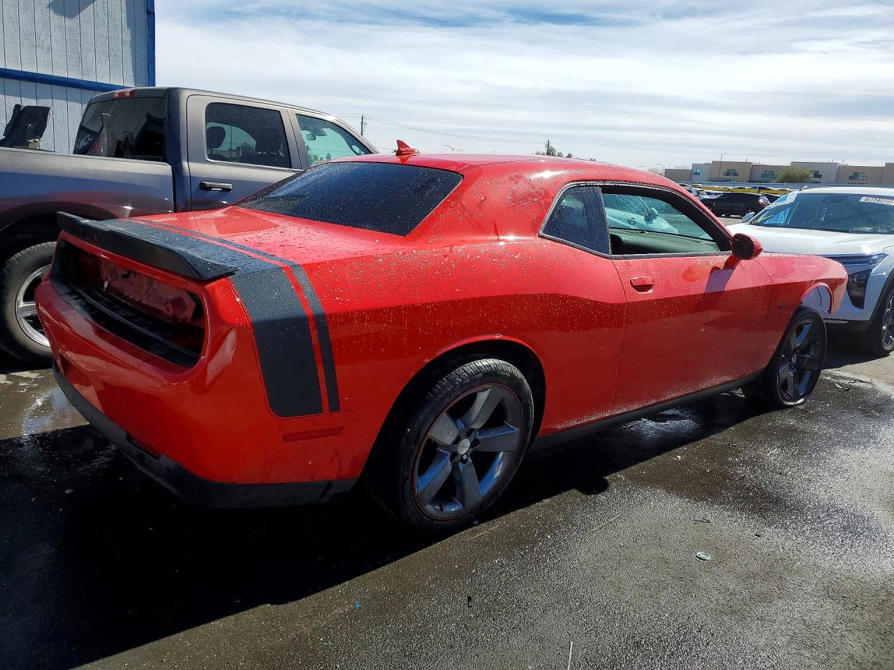 2C3CDZFJ9GH256993 · 2016 DODGE CHALLENGER · 3/11