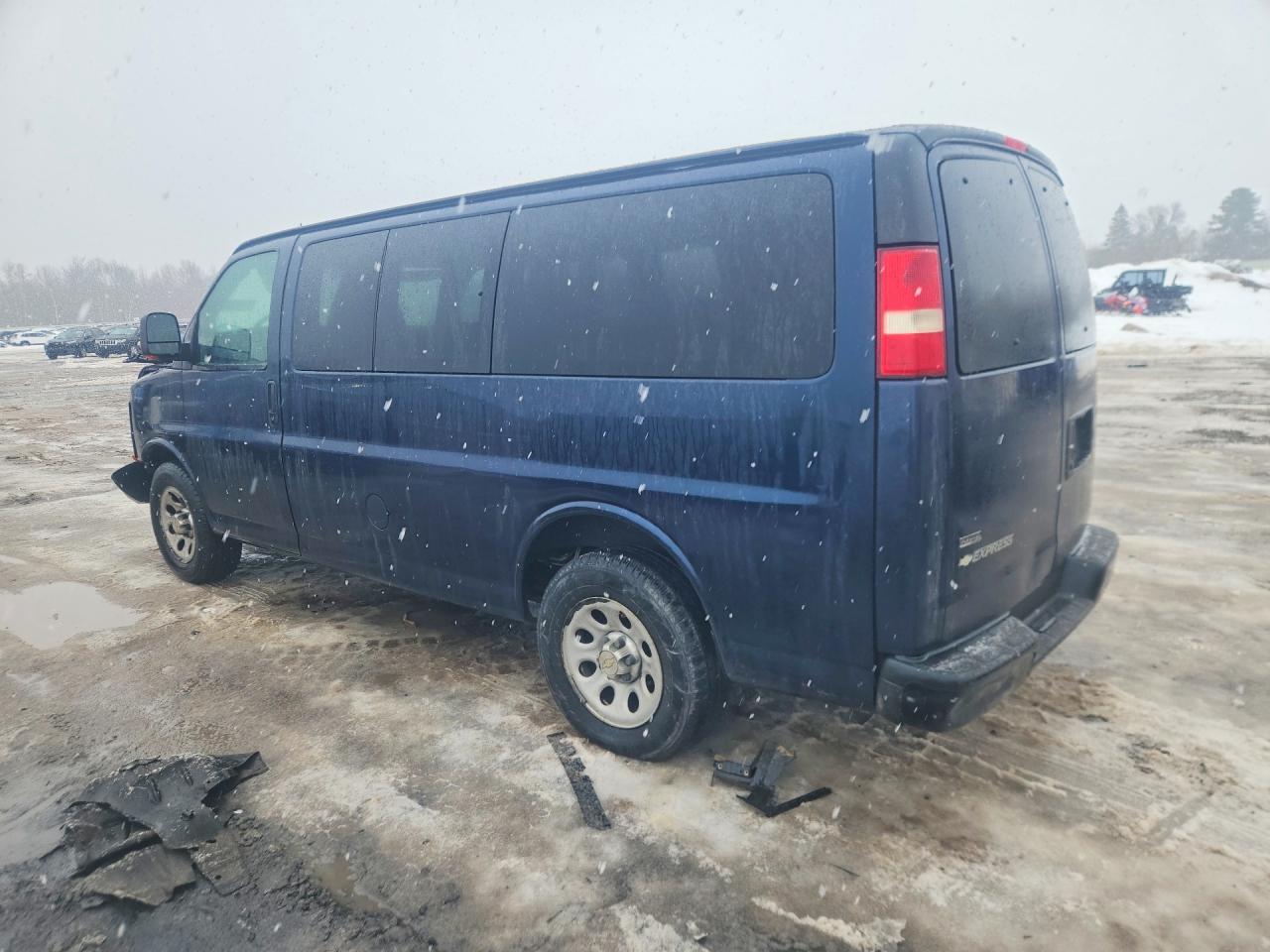 1GNSGBF44B1169517 · 2011 CHEVROLET EXPRESS G1500 · 2/13
