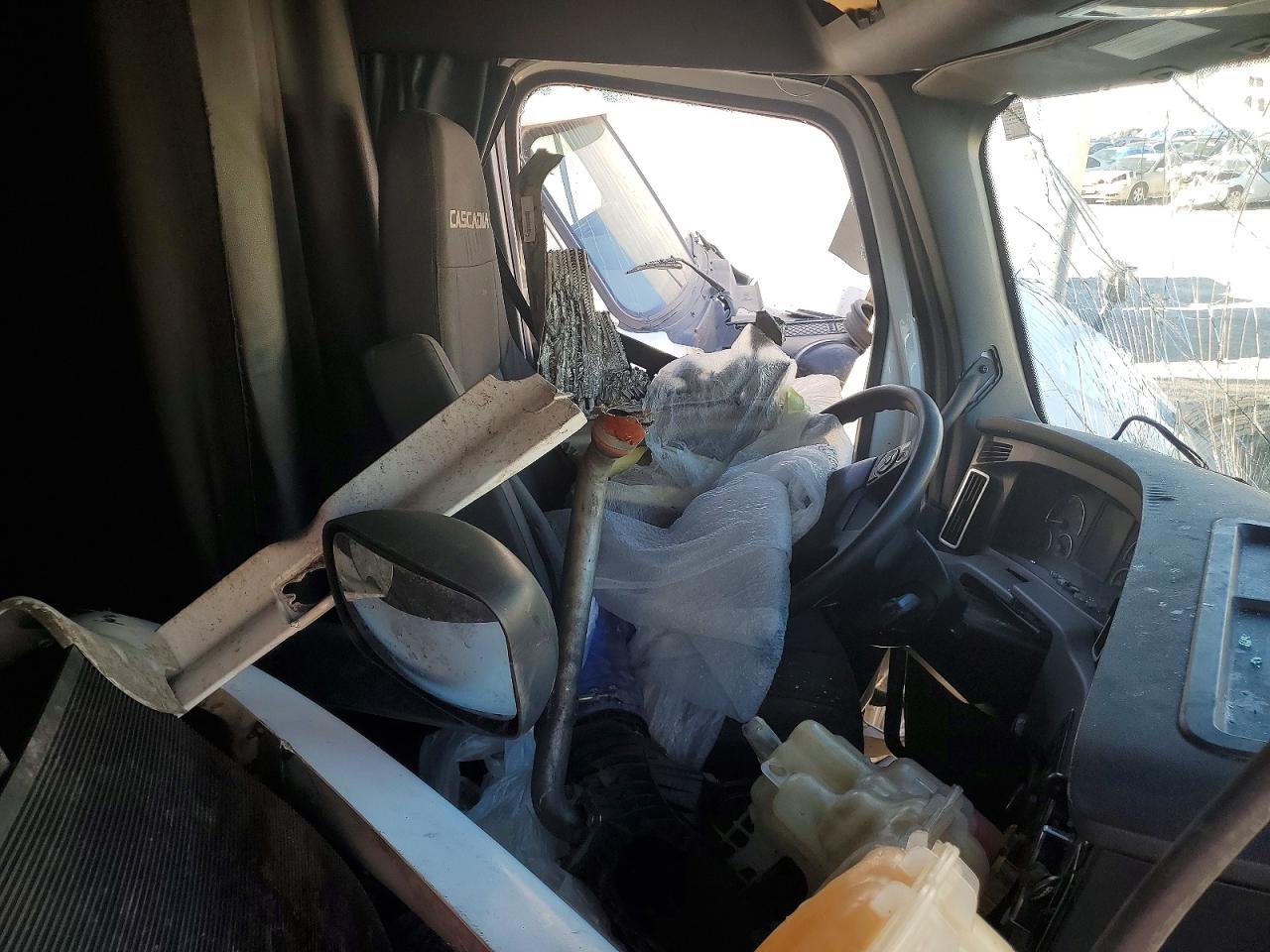 3AKJHHDR9PSNL2454 · 2023 FREIGHTLINER CASCADIA 126 · 5/10