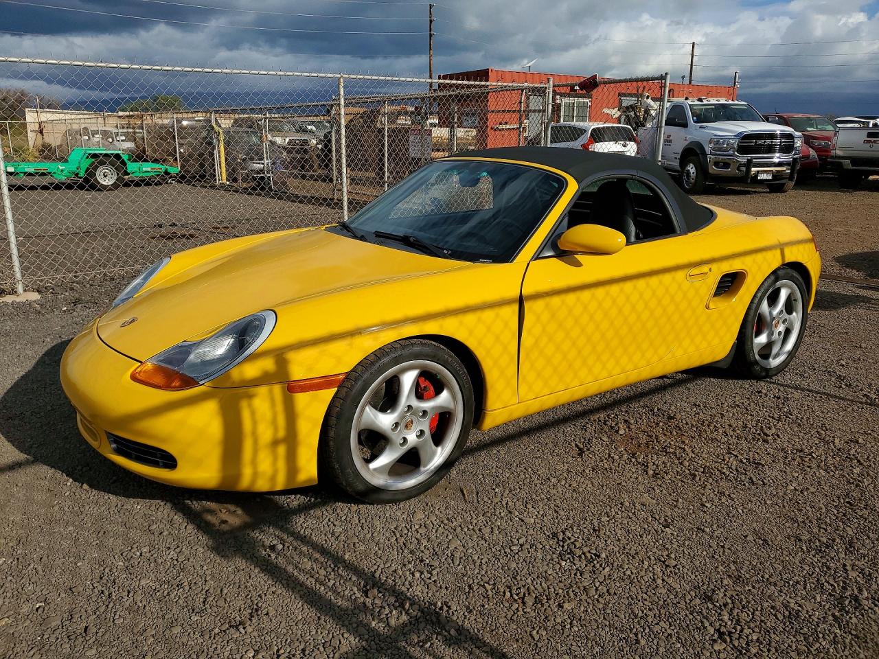WP0CB2984YU661594 · 2000 PORSCHE BOXSTER