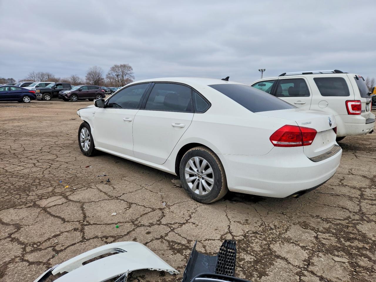 1VWAT7A33FC080279 · 2015 VOLKSWAGEN PASSAT · 2/13