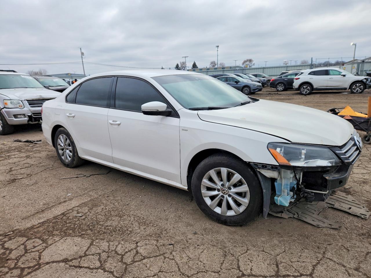 1VWAT7A33FC080279 · 2015 VOLKSWAGEN PASSAT · 4/13