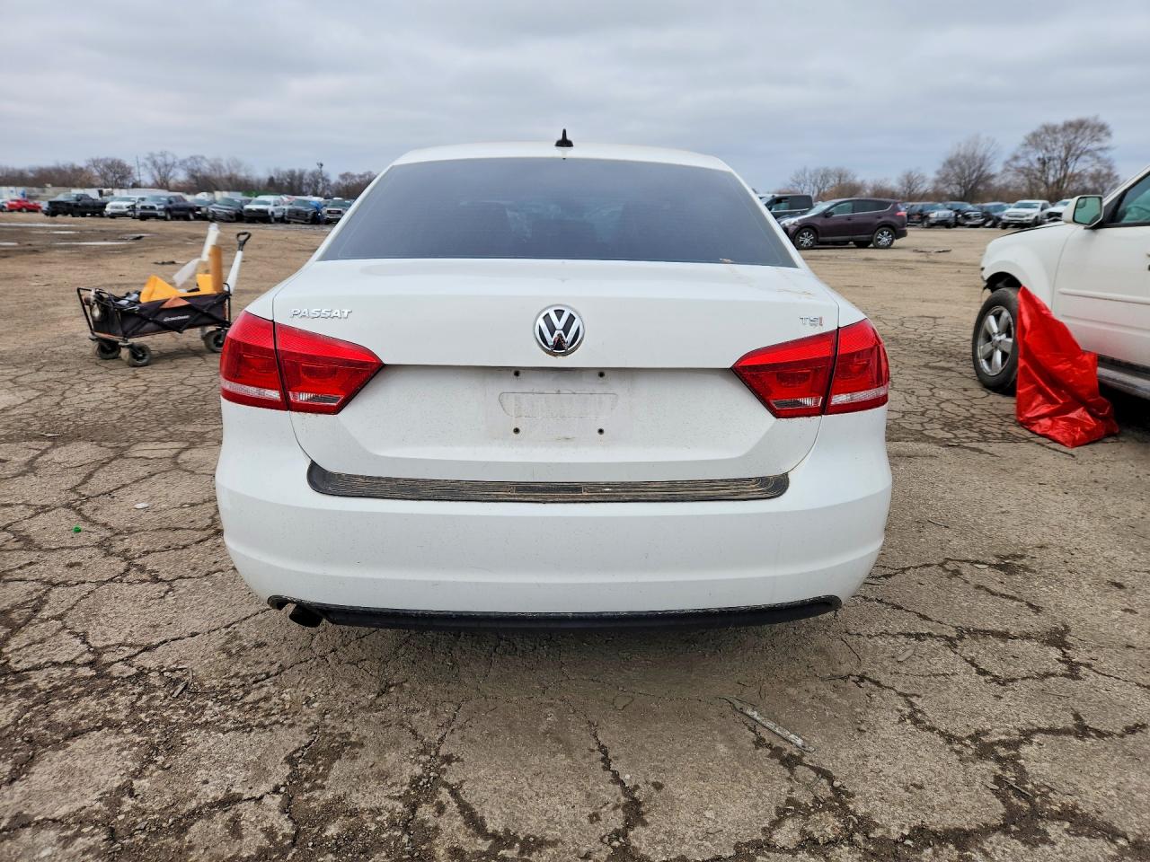 1VWAT7A33FC080279 · 2015 VOLKSWAGEN PASSAT · 6/13