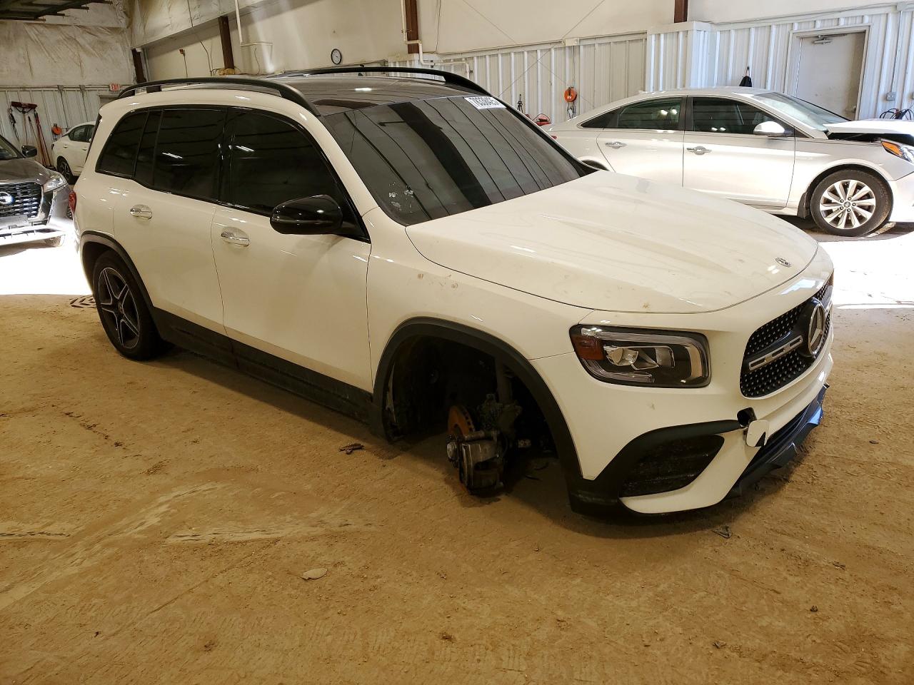 W1N4M4HB3MW156516 · 2021 MERCEDES-BENZ GLB · 4/14