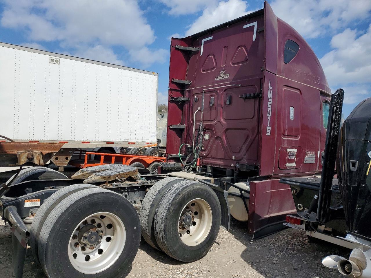 3AKJHHDR2MSMV2263 · 2021 FREIGHTLINER CASCADIA 126 · 4/10