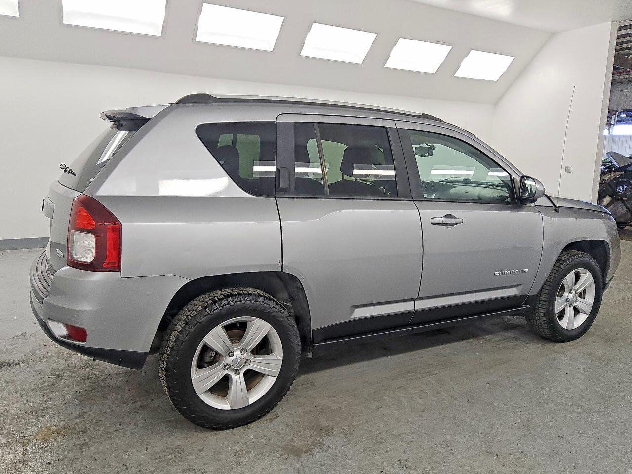 1C4NJDEB0GD617065 · 2016 JEEP COMPASS · 3/13