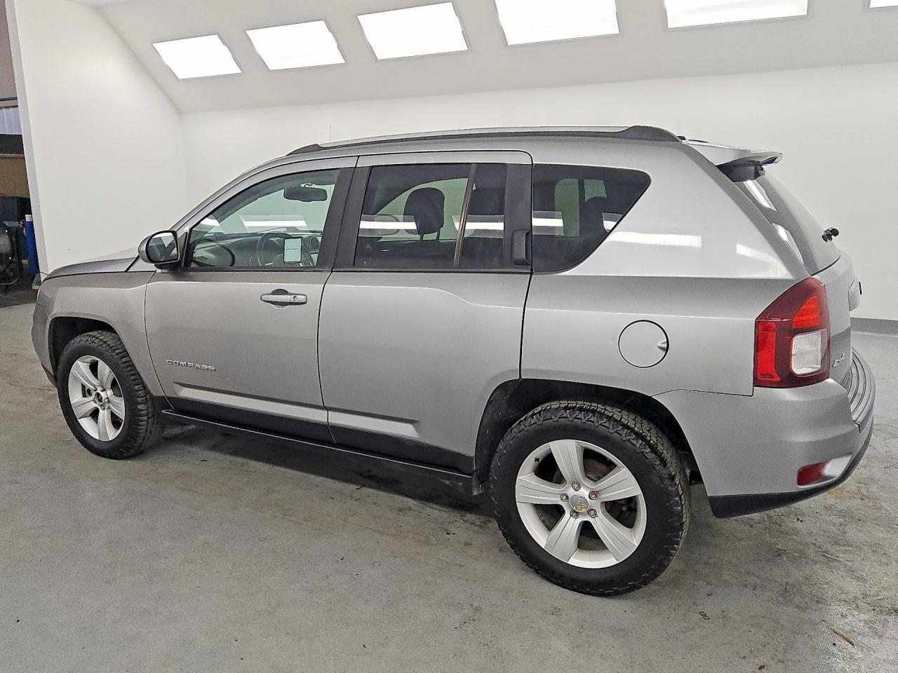 1C4NJDEB0GD617065 · 2016 JEEP COMPASS · 2/13