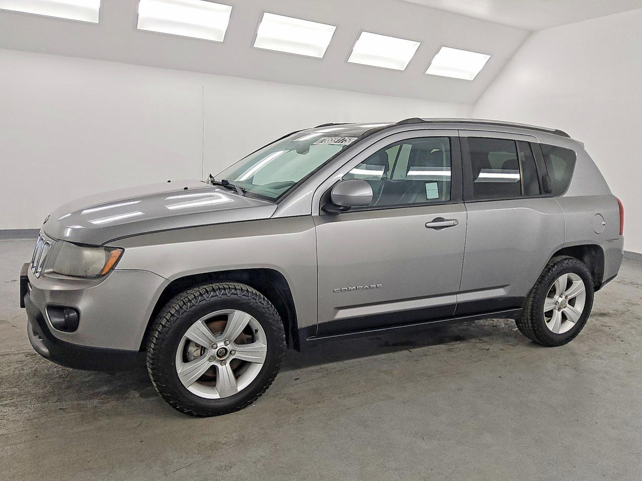 1C4NJDEB0GD617065 · 2016 JEEP COMPASS