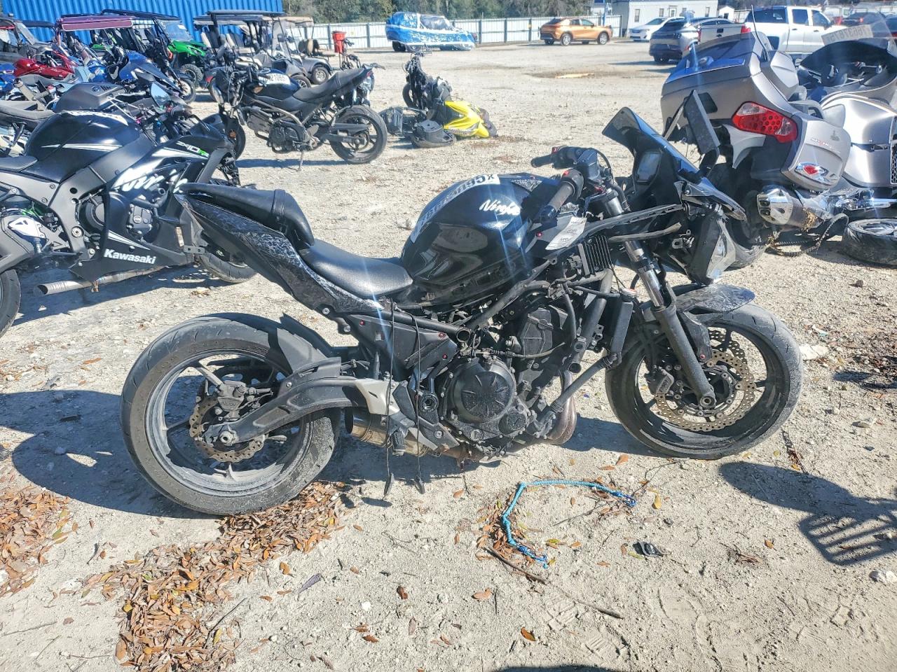 ML5EXEN10NDA49485 · 2022 KAWASAKI EX650