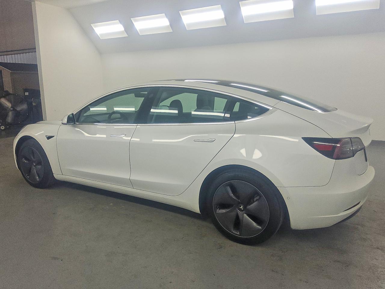 5YJ3E1EA1LF633439 · 2020 TESLA MODEL 3 · 2/12