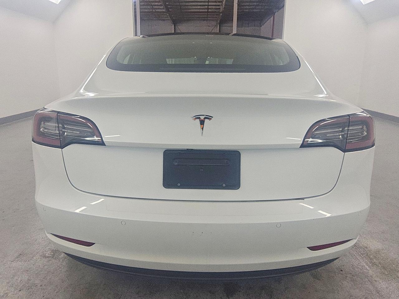 5YJ3E1EA1LF633439 · 2020 TESLA MODEL 3 · 6/12