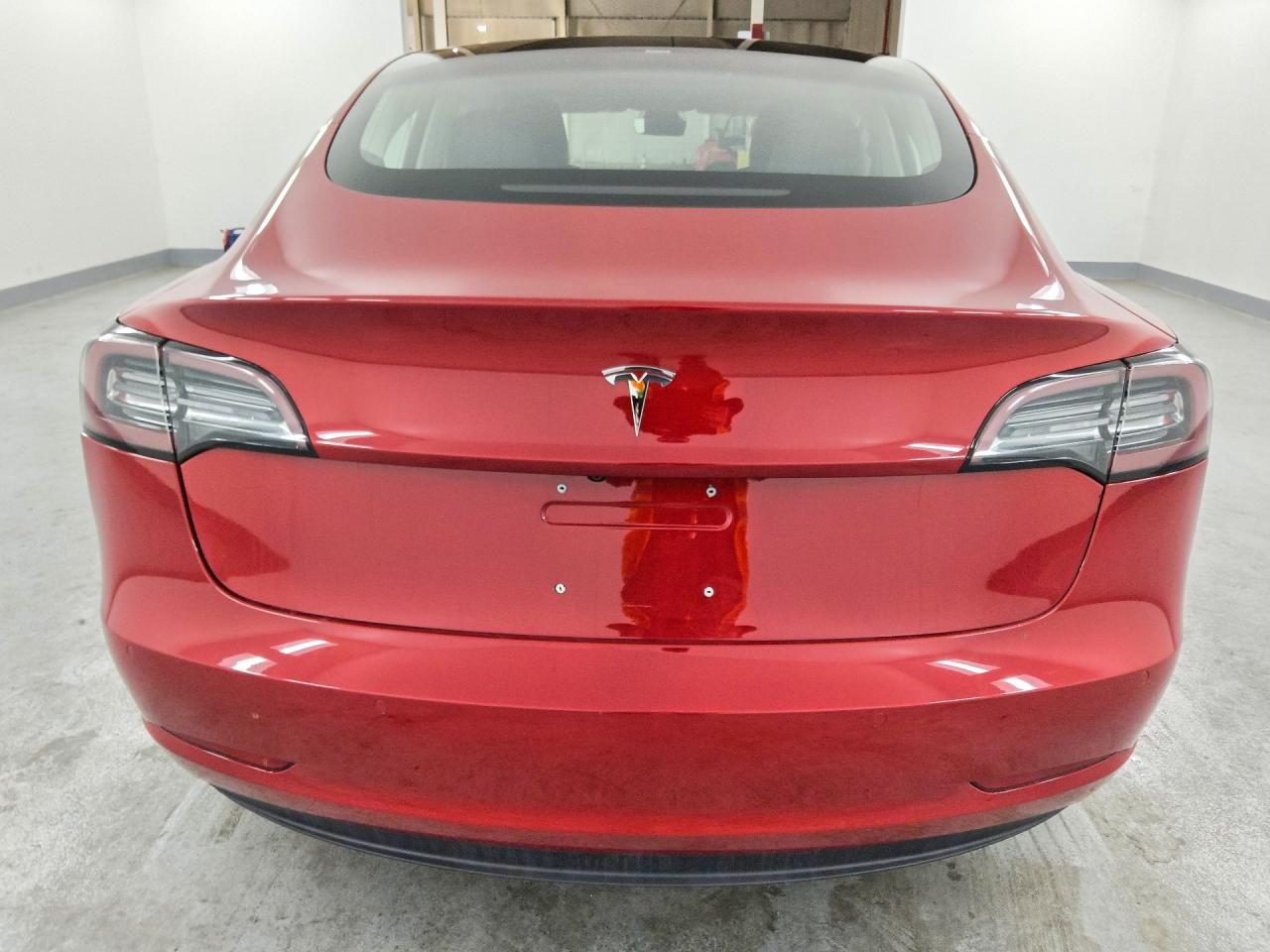 5YJ3E1EA2JF045675 · 2018 TESLA MODEL 3 · 6/12