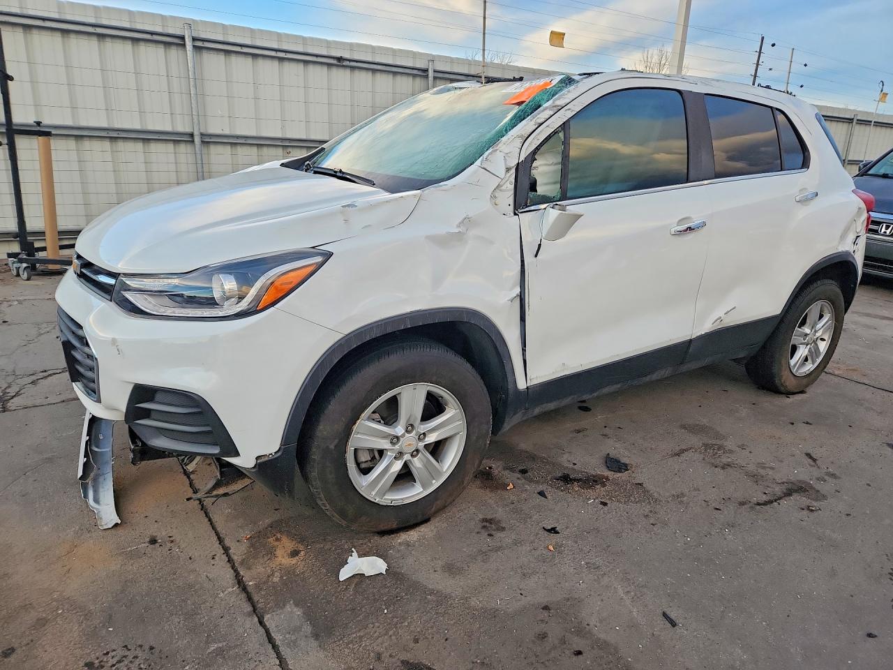 KL7CJPSB3KB808235 · 2019 CHEVROLET TRAX