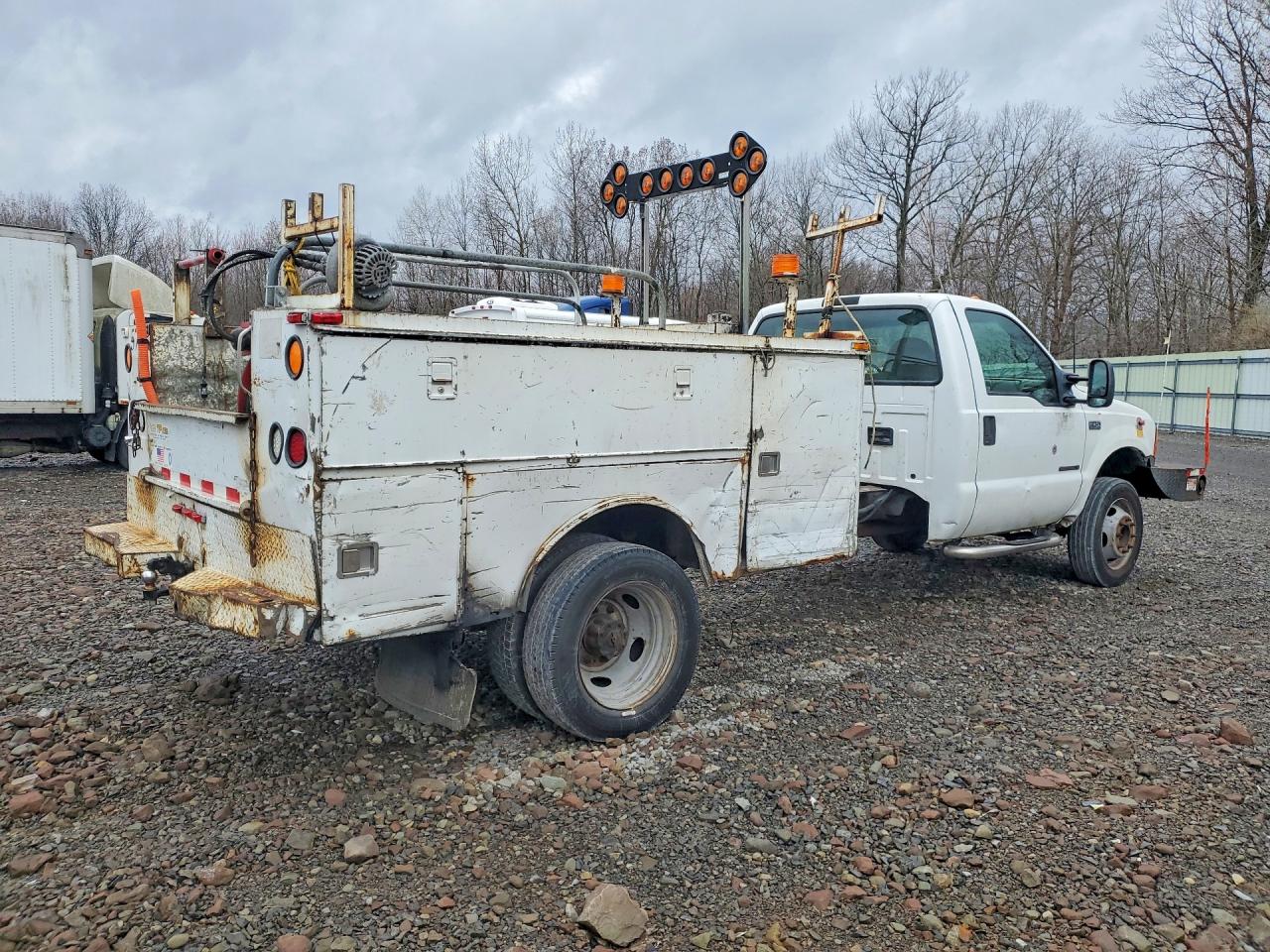 1FDXF46F2YEE39663 · 2000 FORD F450 · 3/13