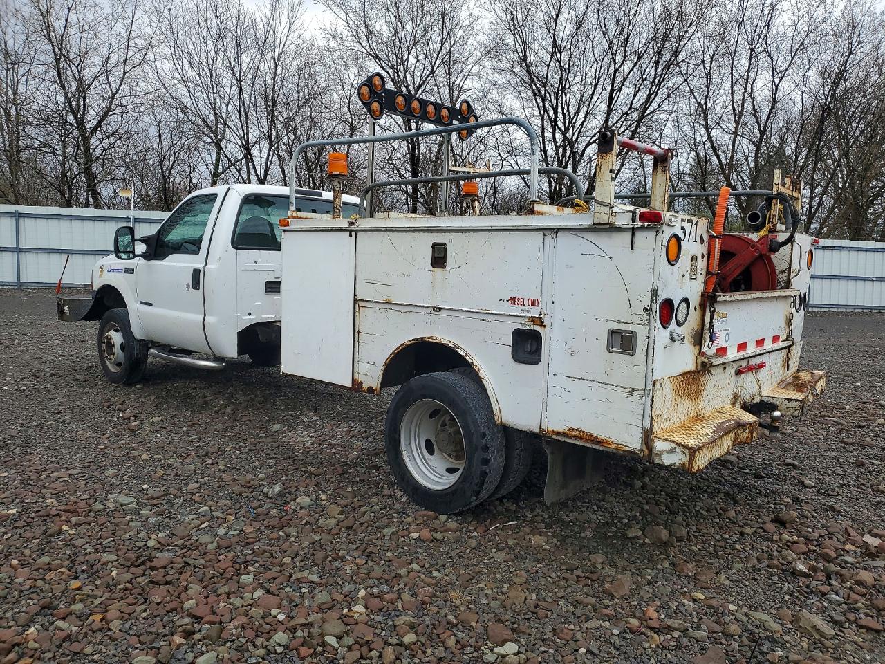 1FDXF46F2YEE39663 · 2000 FORD F450 · 2/13