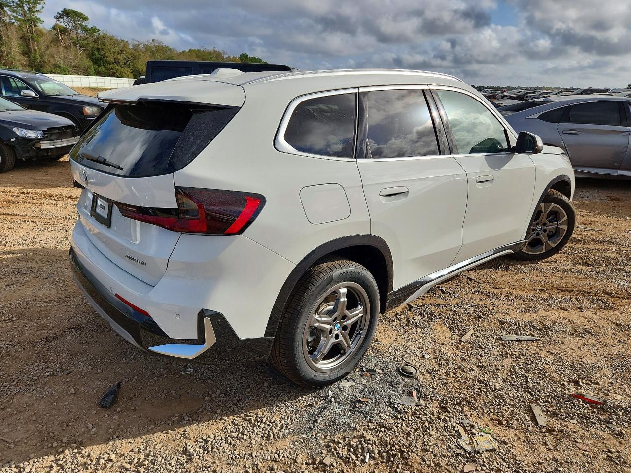 WBX73EF03S5105702 · 2025 BMW X1 · 3/13