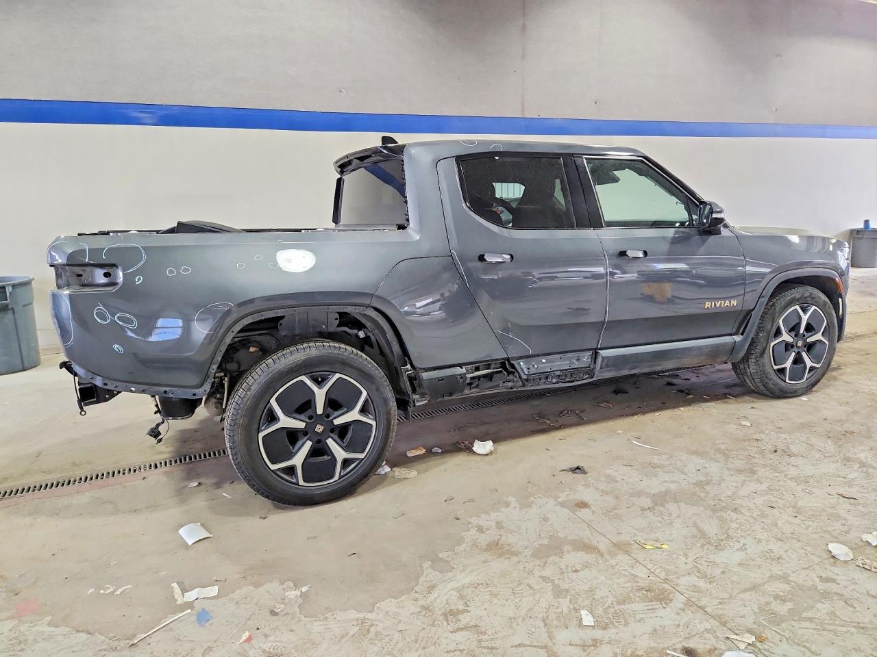 7FCTGAAA6NN007772 · 2022 RIVIAN R1T · 3/13