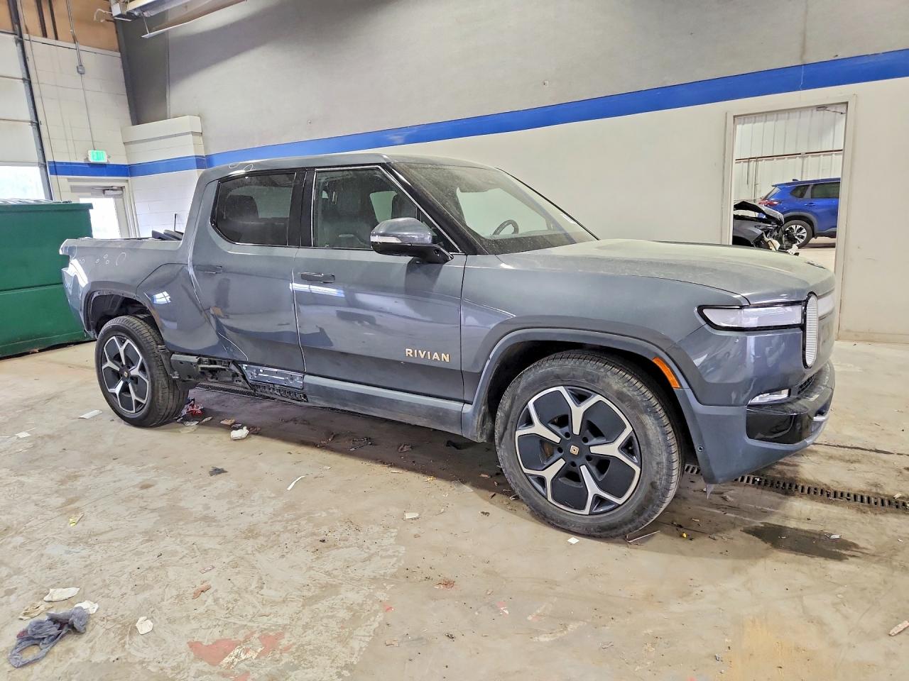 7FCTGAAA6NN007772 · 2022 RIVIAN R1T · 4/13