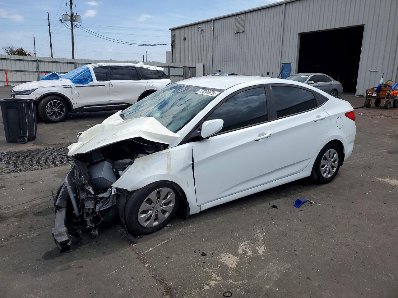 KMHCT4AE2HU334665 · 2017 HYUNDAI ACCENT