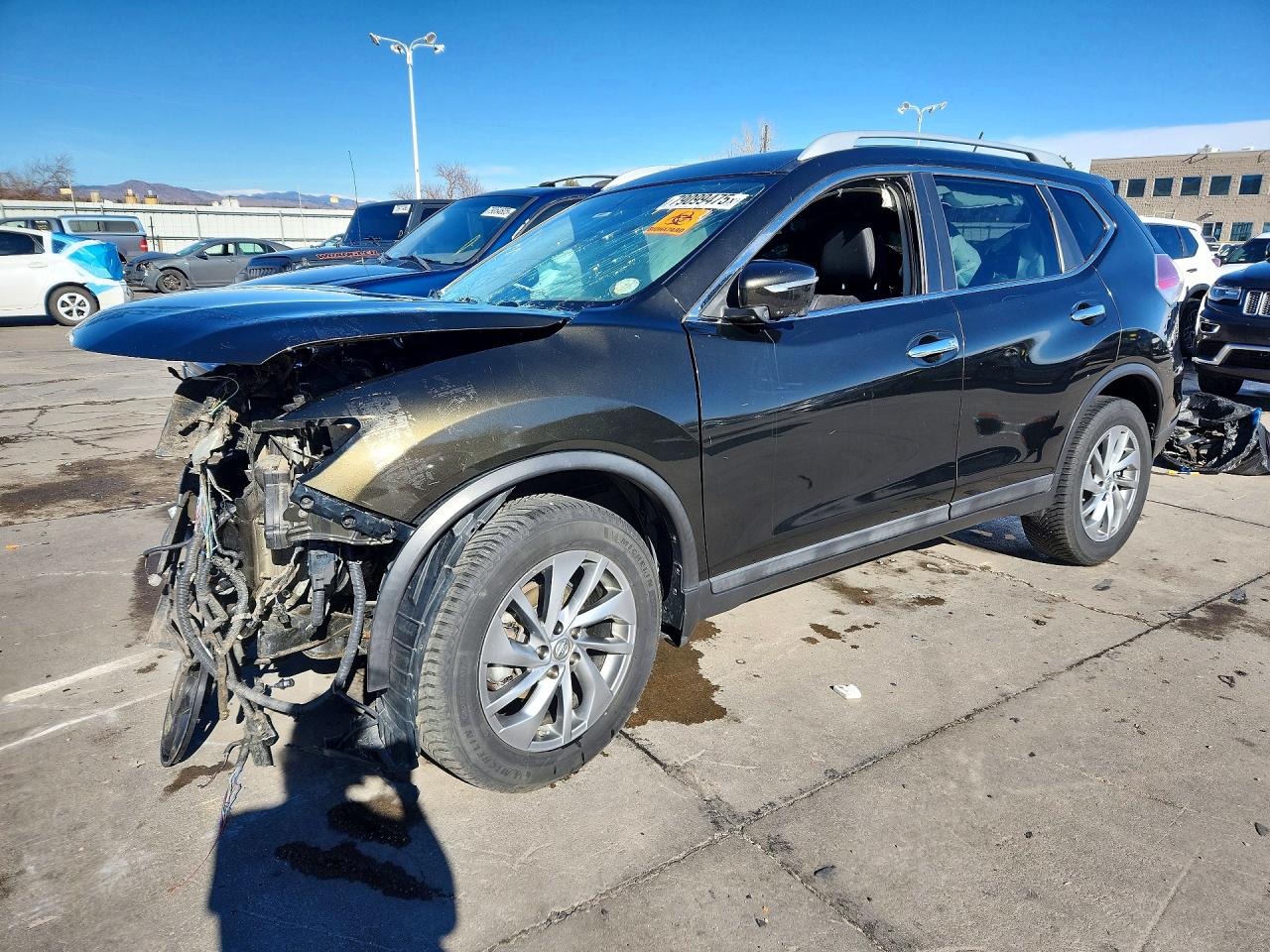5N1AT2MV9FC824384 · 2015 NISSAN ROGUE