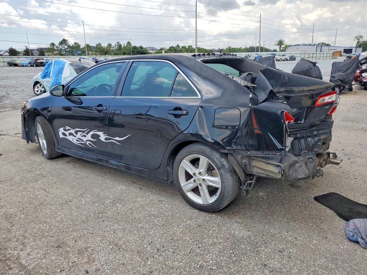 4T1BF1FK9CU191979 · 2012 TOYOTA CAMRY · 2/12