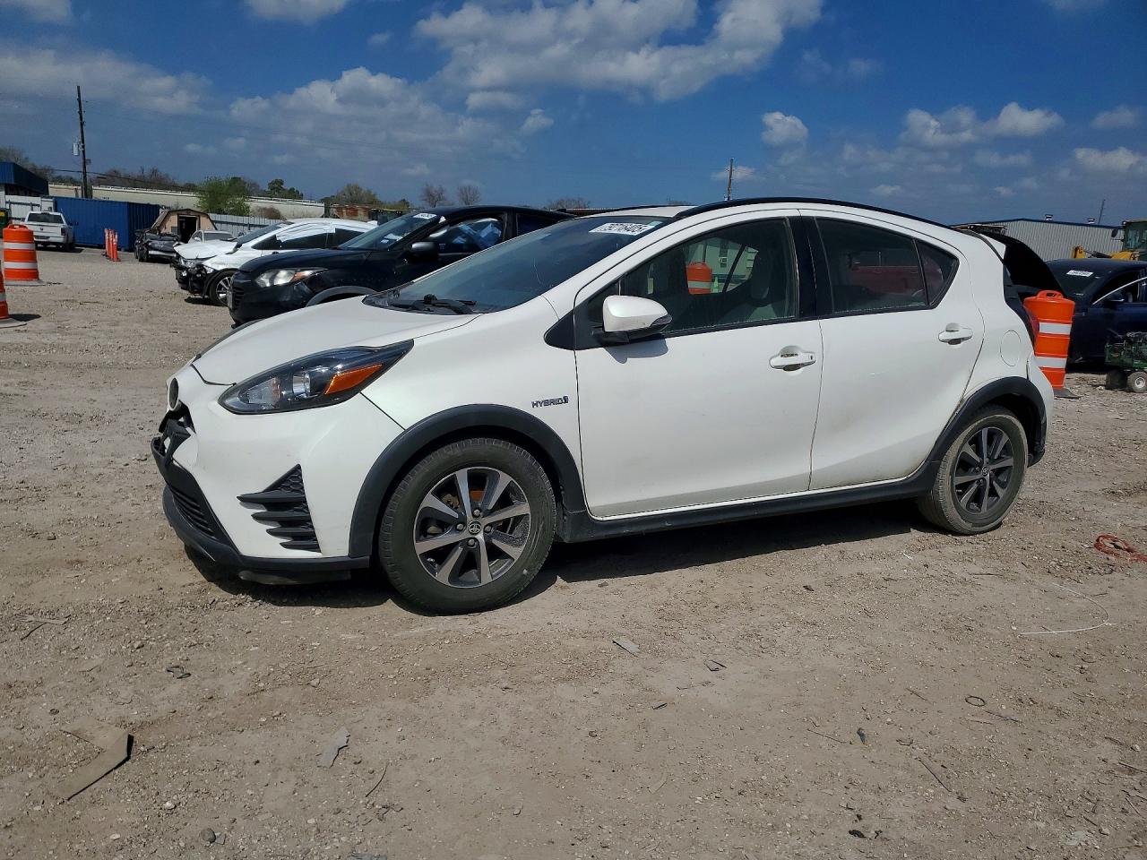 JTDKDTB38J1611802 · 2018 TOYOTA PRIUS C