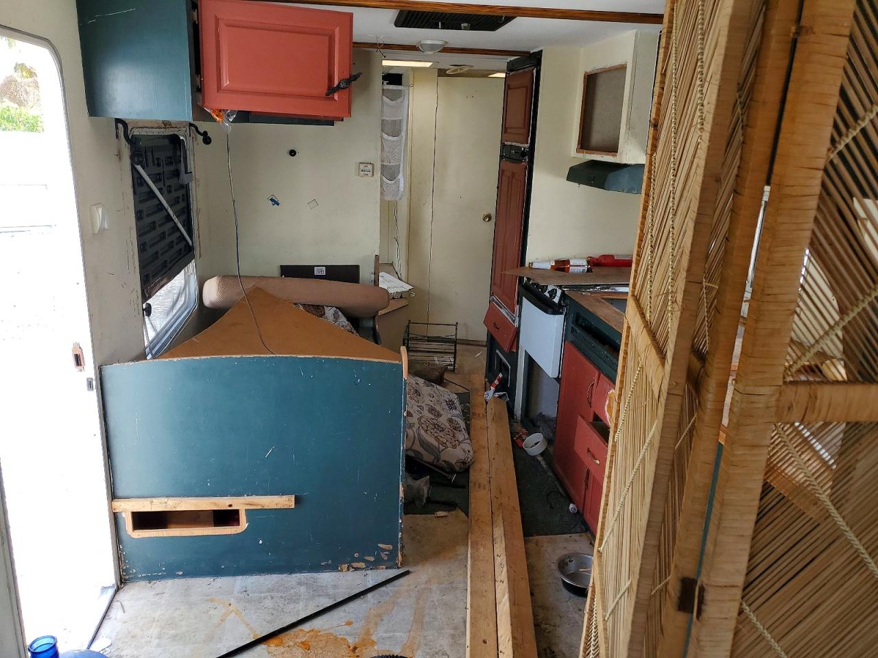 1UJBJ02N531EF0691 · 2003 JAYCO UNKNOWN · 6/10