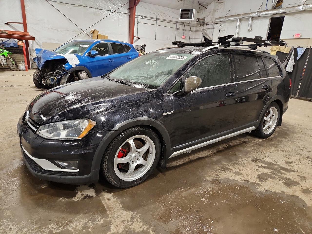 3VWM17AU5HM523688 · 2017 VOLKSWAGEN GOLF
