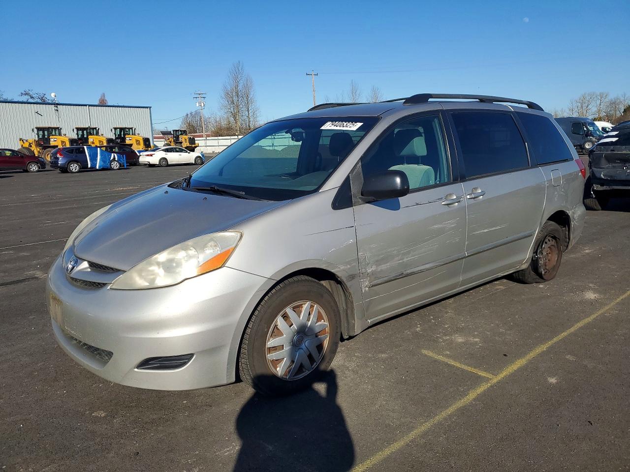 5TDZK23C89S233413 · 2009 TOYOTA SIENNA CE/LE