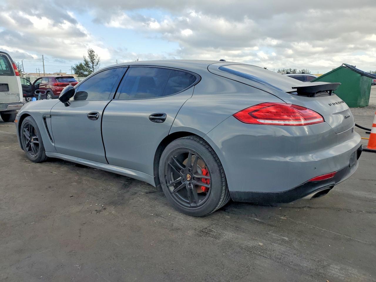 WP0AA2A76EL010496 · 2014 PORSCHE PANAMERA · 2/13