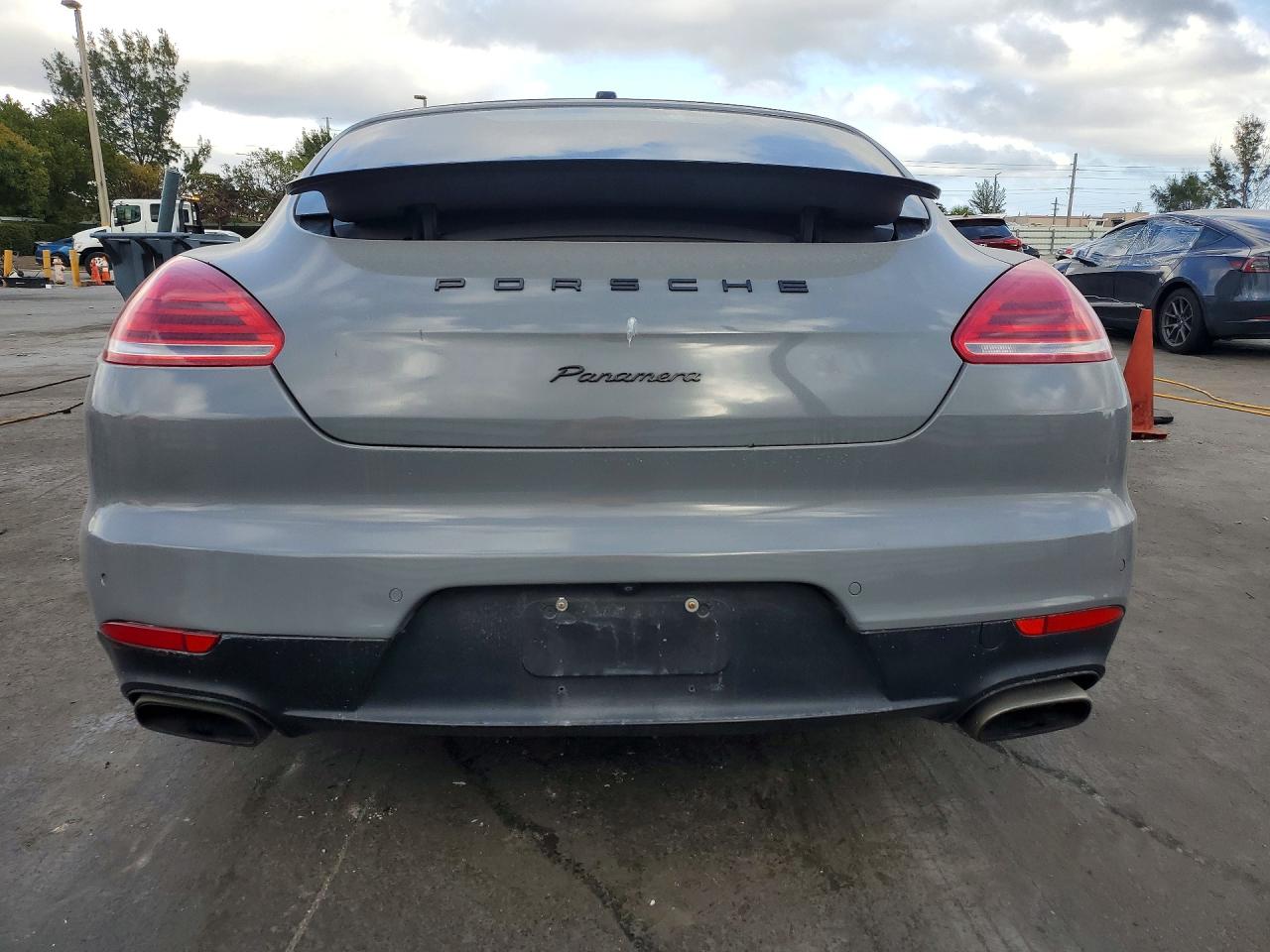 WP0AA2A76EL010496 · 2014 PORSCHE PANAMERA · 6/13