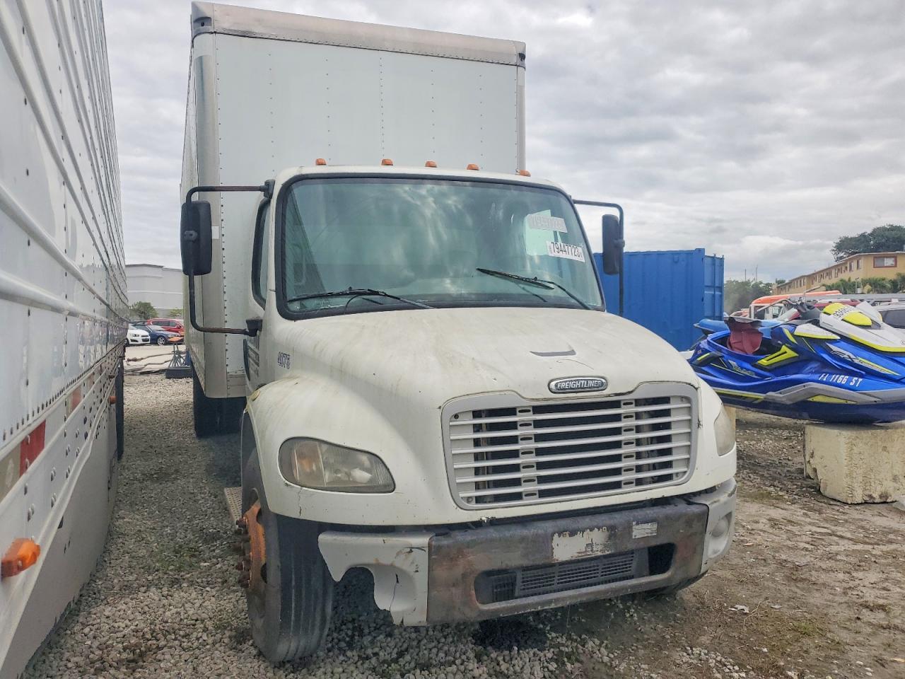 1FVACWDTXBDAX3348 · 2011 FREIGHTLINER M2