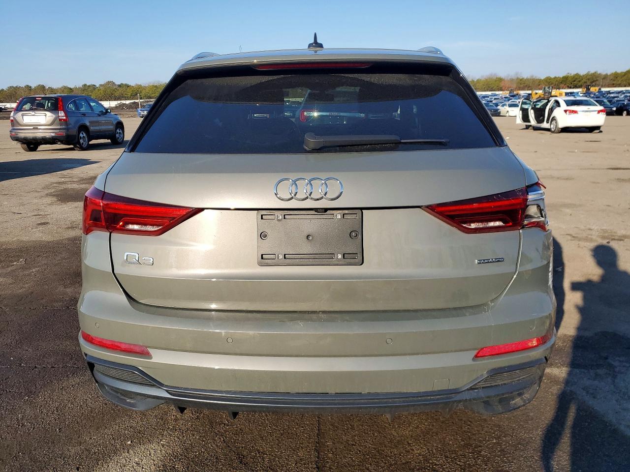 WA1DECF38L1095440 · 2020 AUDI Q3 · 6/14