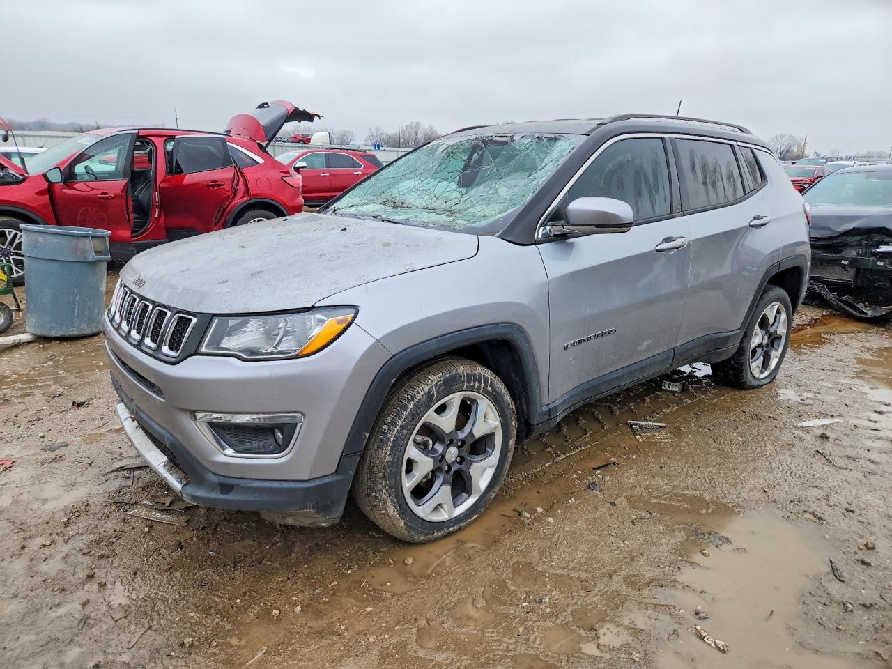 3C4NJDCB8JT372472 · 2018 JEEP COMPASS
