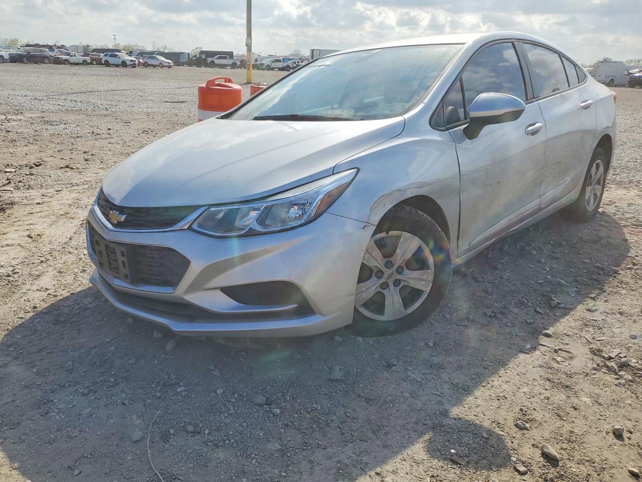 1G1BC5SM3J7125976 · 2018 CHEVROLET CRUZE