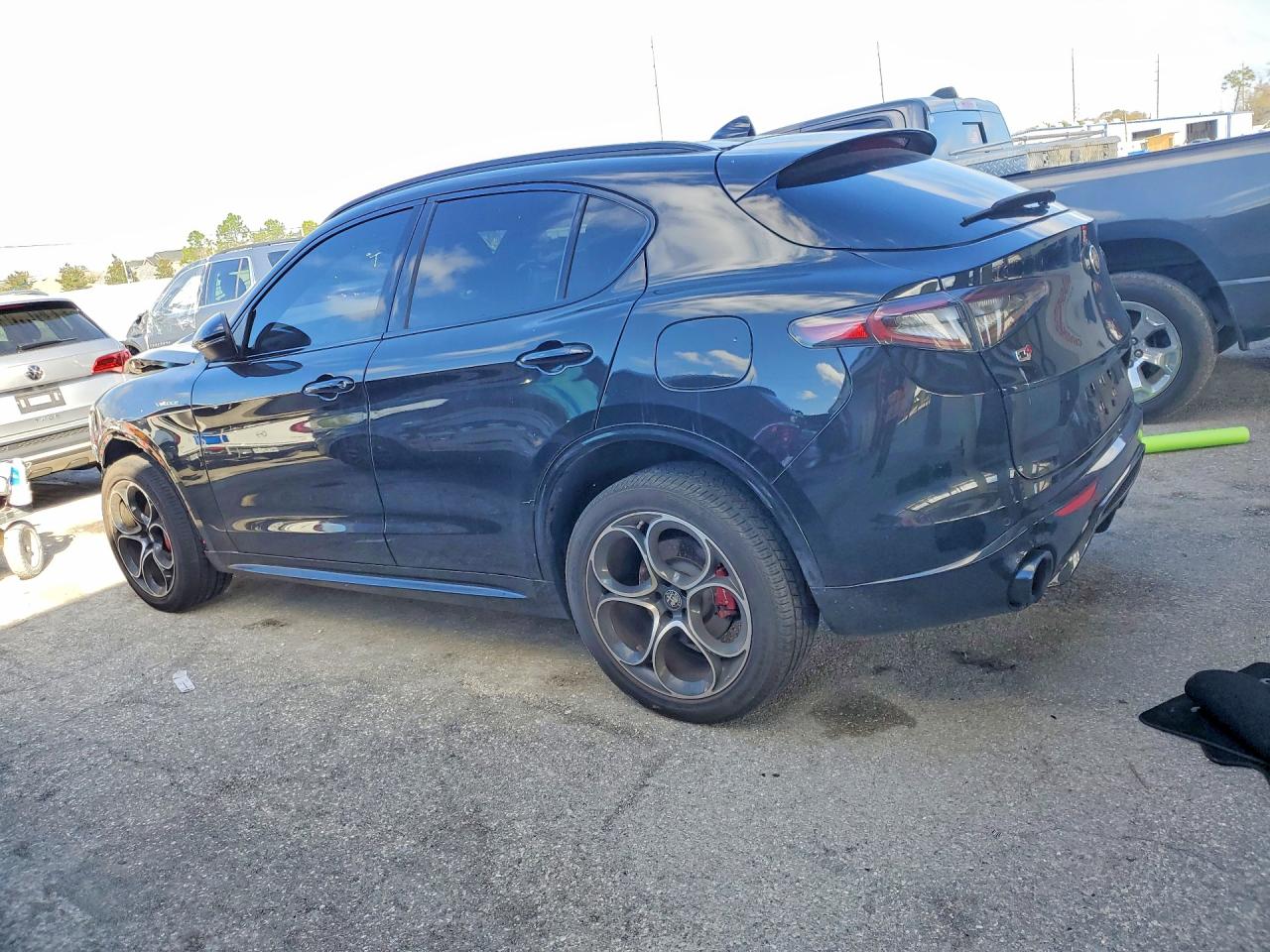 ZASPAKBN5R7D74163 · 2024 ALFA ROMEO STELVIO · 2/13