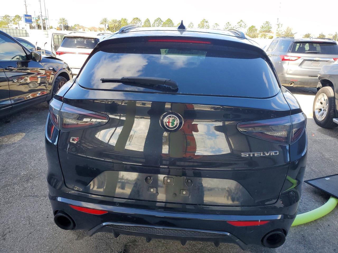ZASPAKBN5R7D74163 · 2024 ALFA ROMEO STELVIO · 6/13