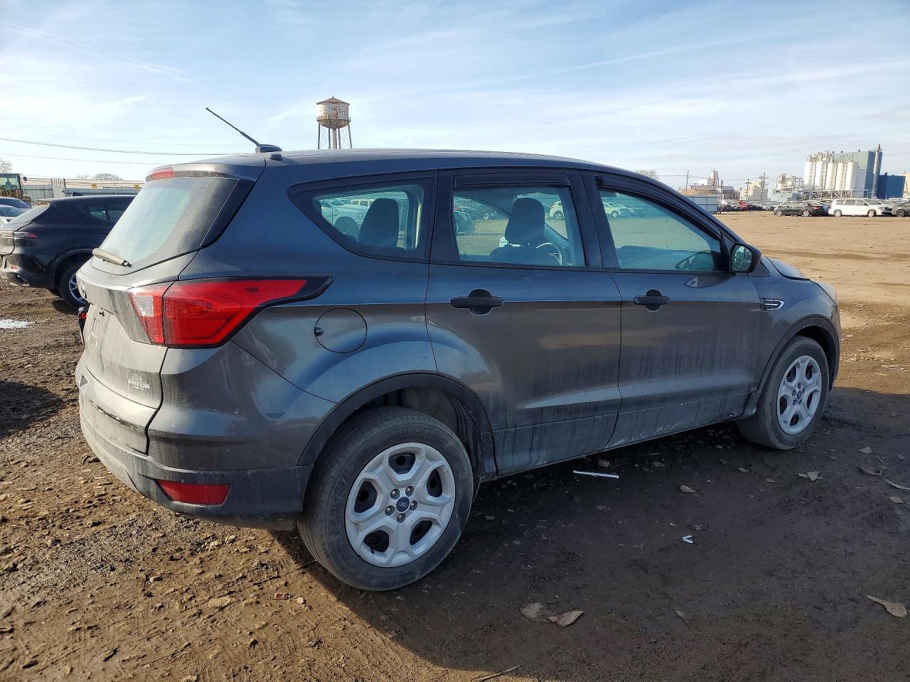1FMCU0F77KUB26952 · 2019 FORD ESCAPE · 3/13