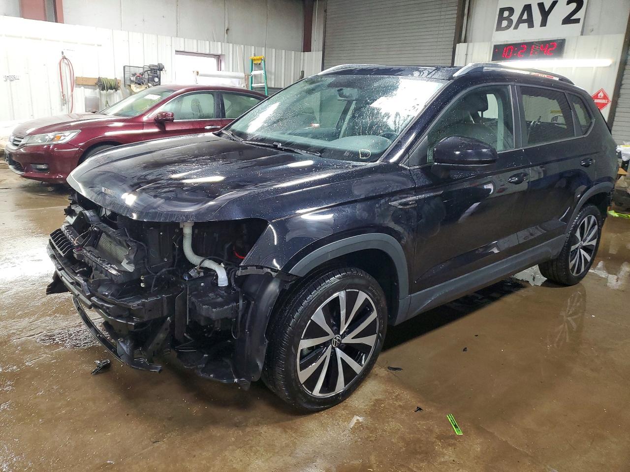 3VVTX7B24NM066802 · 2022 VOLKSWAGEN TAOS