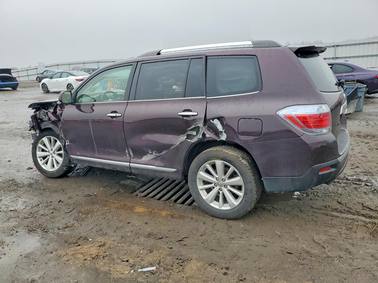 JTEDC3EH2D2014934 · 2013 TOYOTA HIGHLANDER HYBRID · 2/13