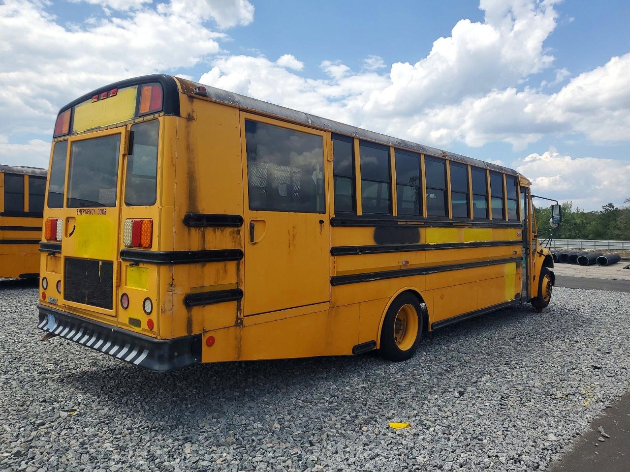 4UZABRDT8ACAN9674 · 2010 FREIGHTLINER CHASSIS · 4/10