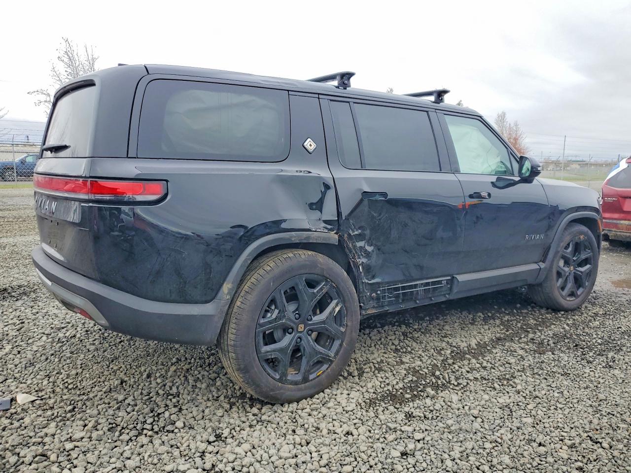 7PDSGBBA5SN066855 · 2025 RIVIAN R1S · 3/13